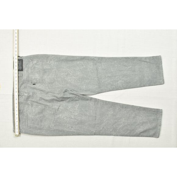 Levi's Mens Jeans 541 Athletic Fit Size 40x32 Gray Light Wash Cotton Blend - Picture 3 of 8